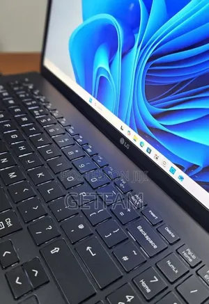 Photo - New Laptop Samsung Galaxy Book 2 8GB Intel Core I5 SSD 256GB