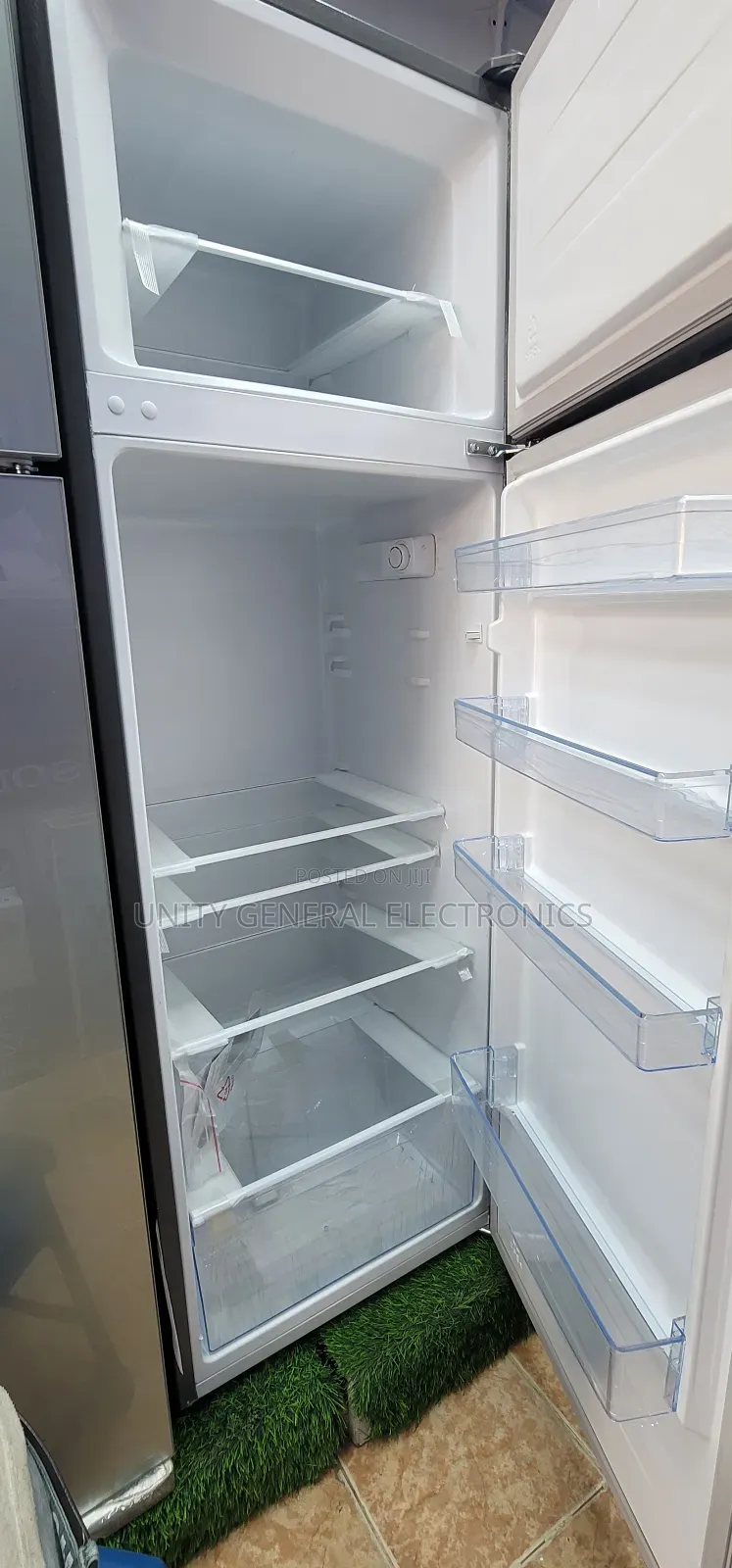 Hisense 310 Refrigrator