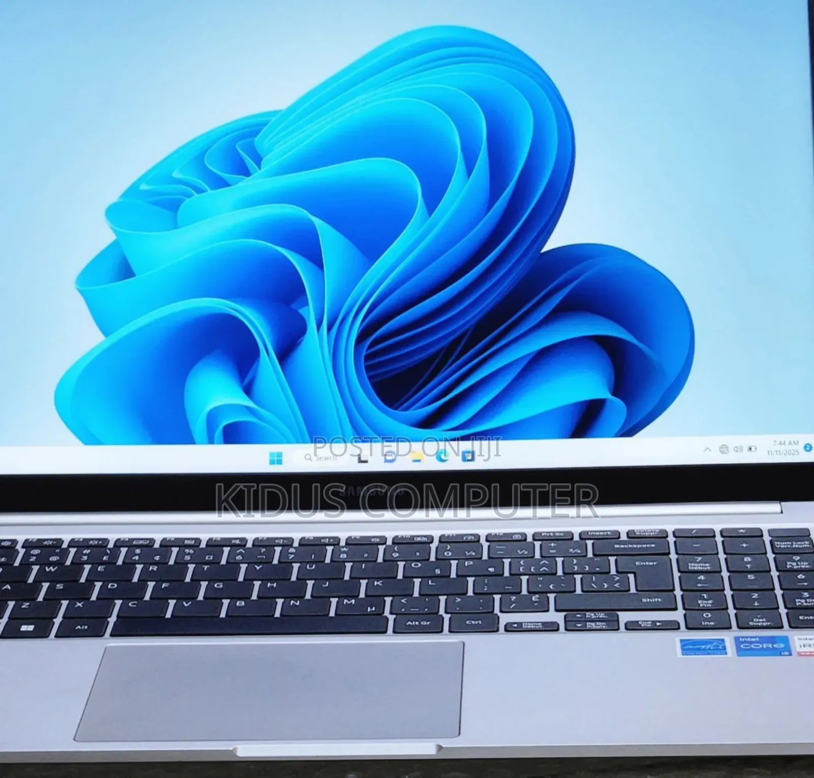 New Laptop Samsung Galaxy Book 2 8GB Intel Core I5 SSD 256GB