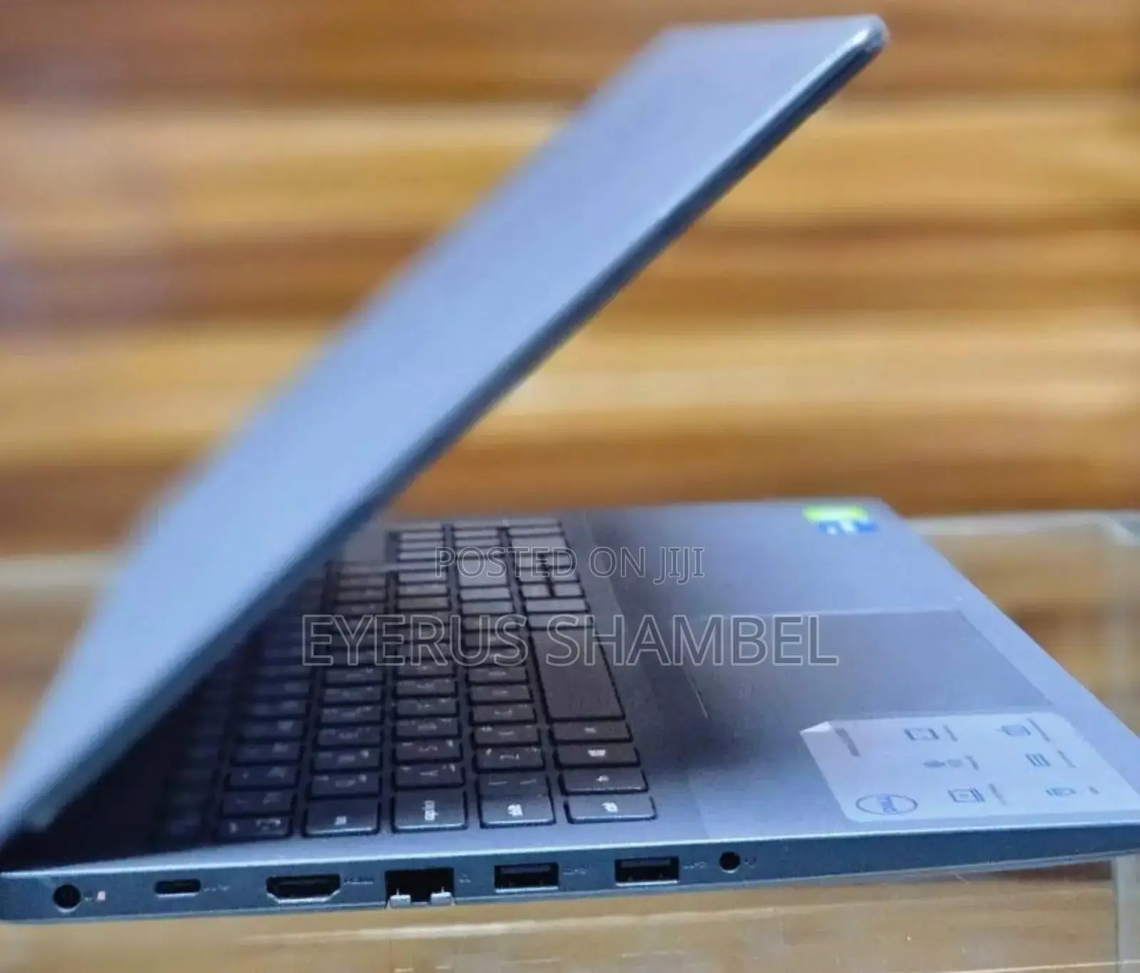 New Laptop Dell Vostro 15 3000 8GB Intel Core I5 SSD 512GB