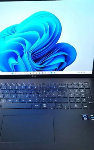 New Laptop LG Gram 15.6 16GB Intel Core I7 SSD 1T