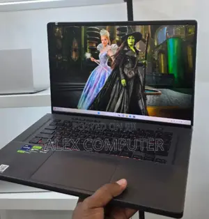 New Laptop Asus ROG Zephyrus G16 16GB Intel Core I9 SSD 1T