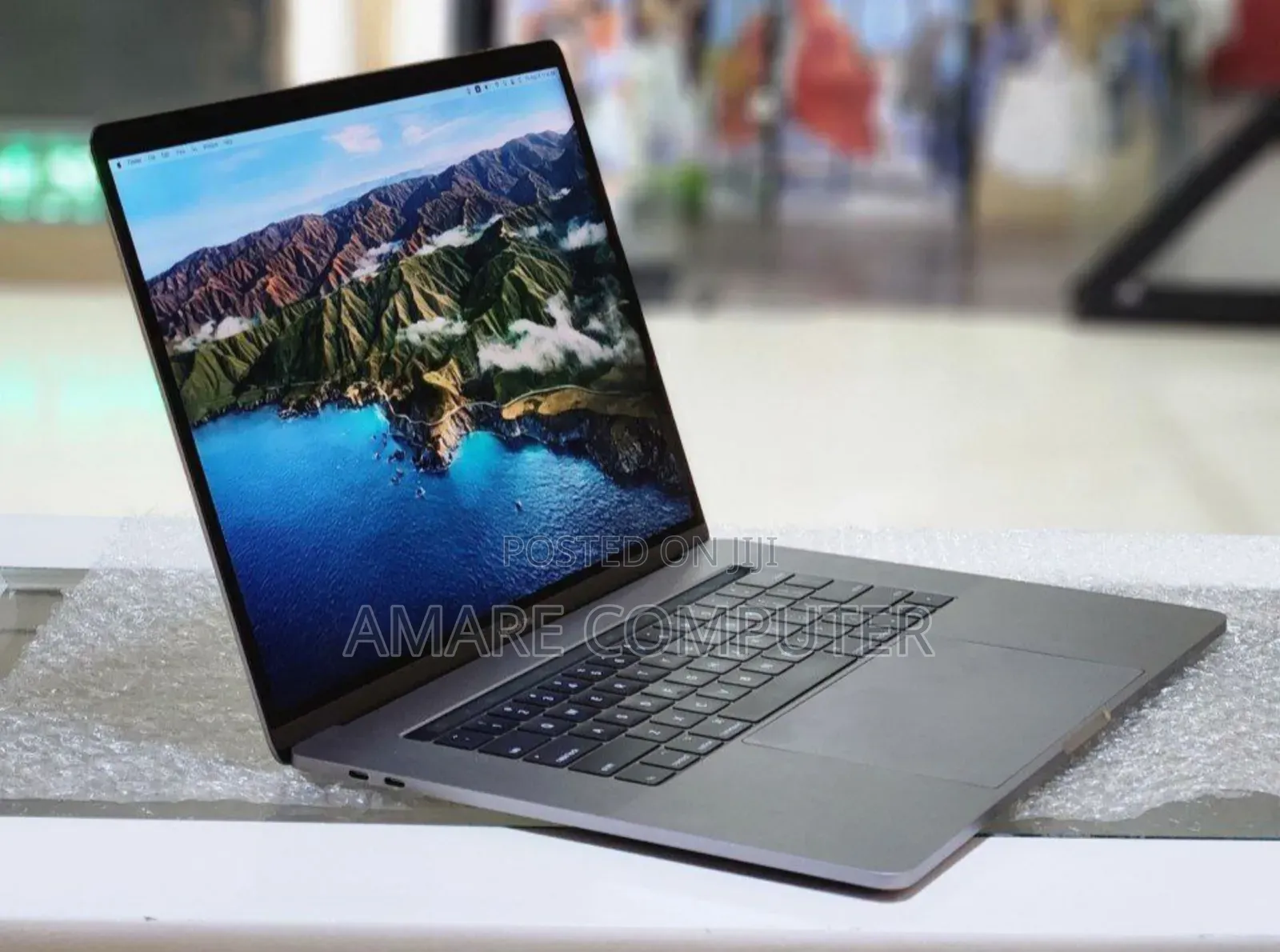 New Laptop Apple MacBook Pro 2017 16GB Intel Core I7 SSD 512GB