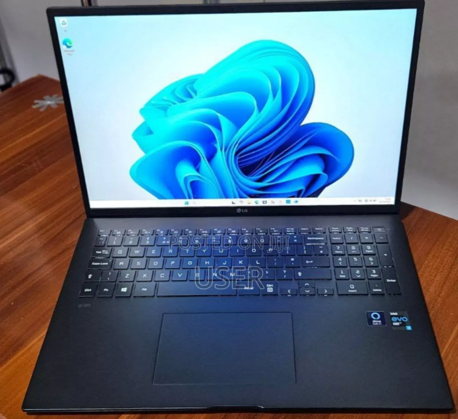 New Laptop LG Gram 15.6 16GB Intel SSD 1T