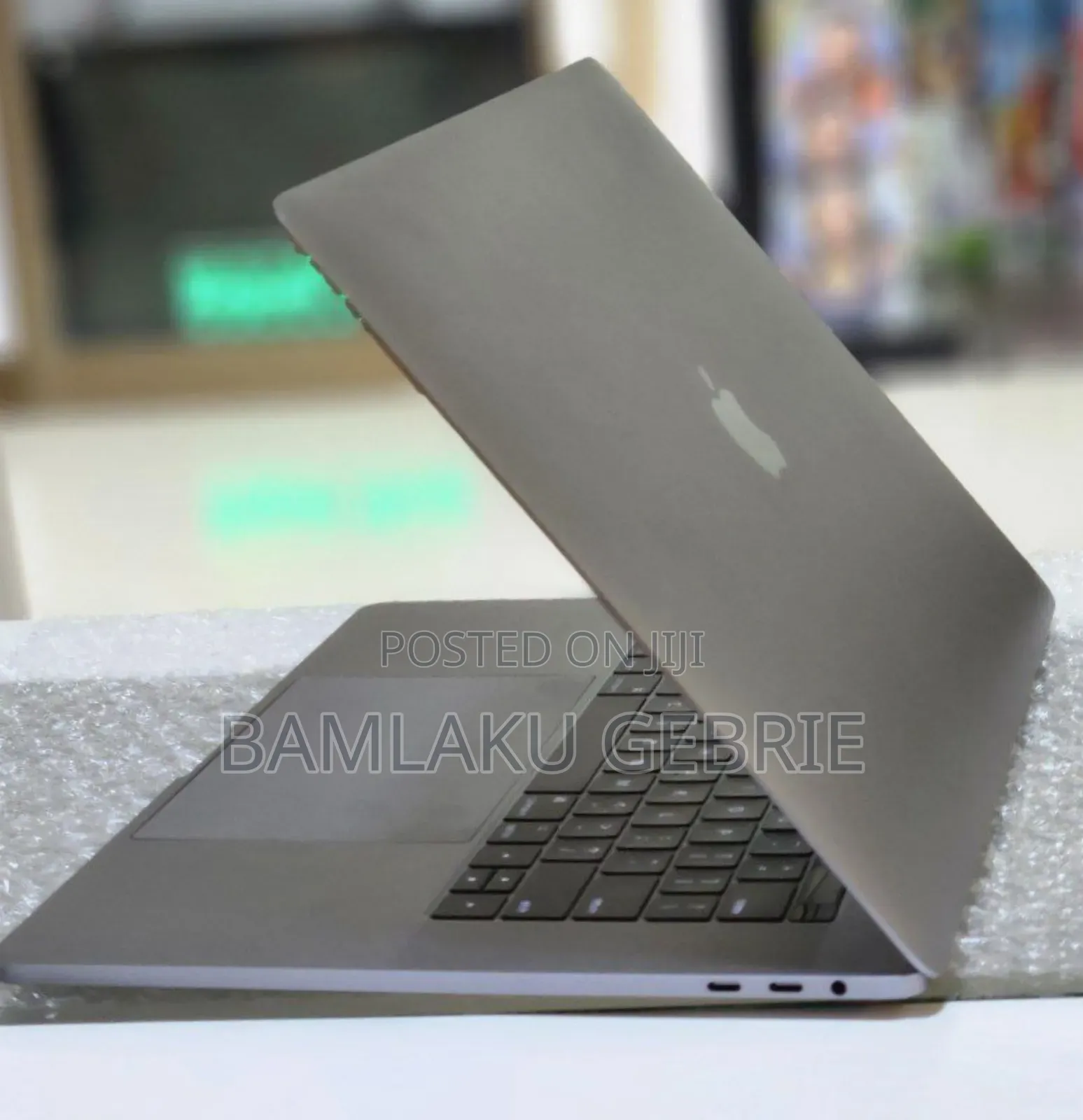 New Laptop Apple MacBook Pro 2017 16GB Intel Core I7 SSD 512GB