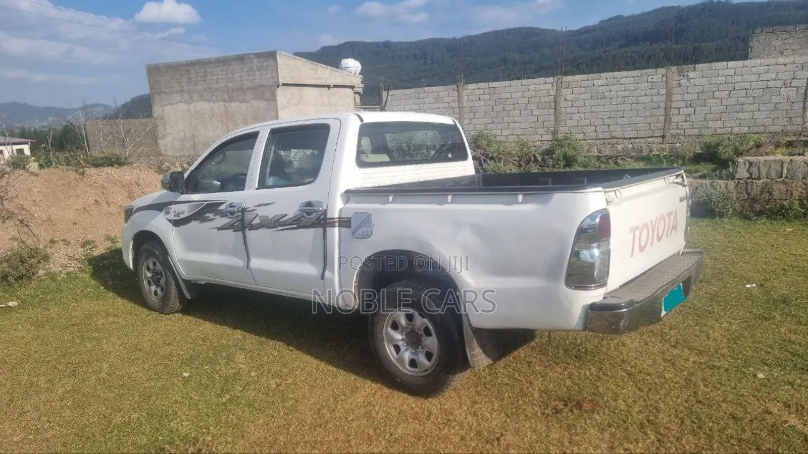 Toyota Hilux 2012 Ivory