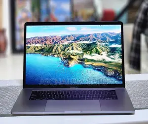 New Laptop Apple MacBook Pro 2017 16GB Intel Core I7 SSD 512GB