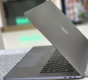 New Laptop Apple MacBook Pro 2017 16GB Intel Core i7 SSD 512GB