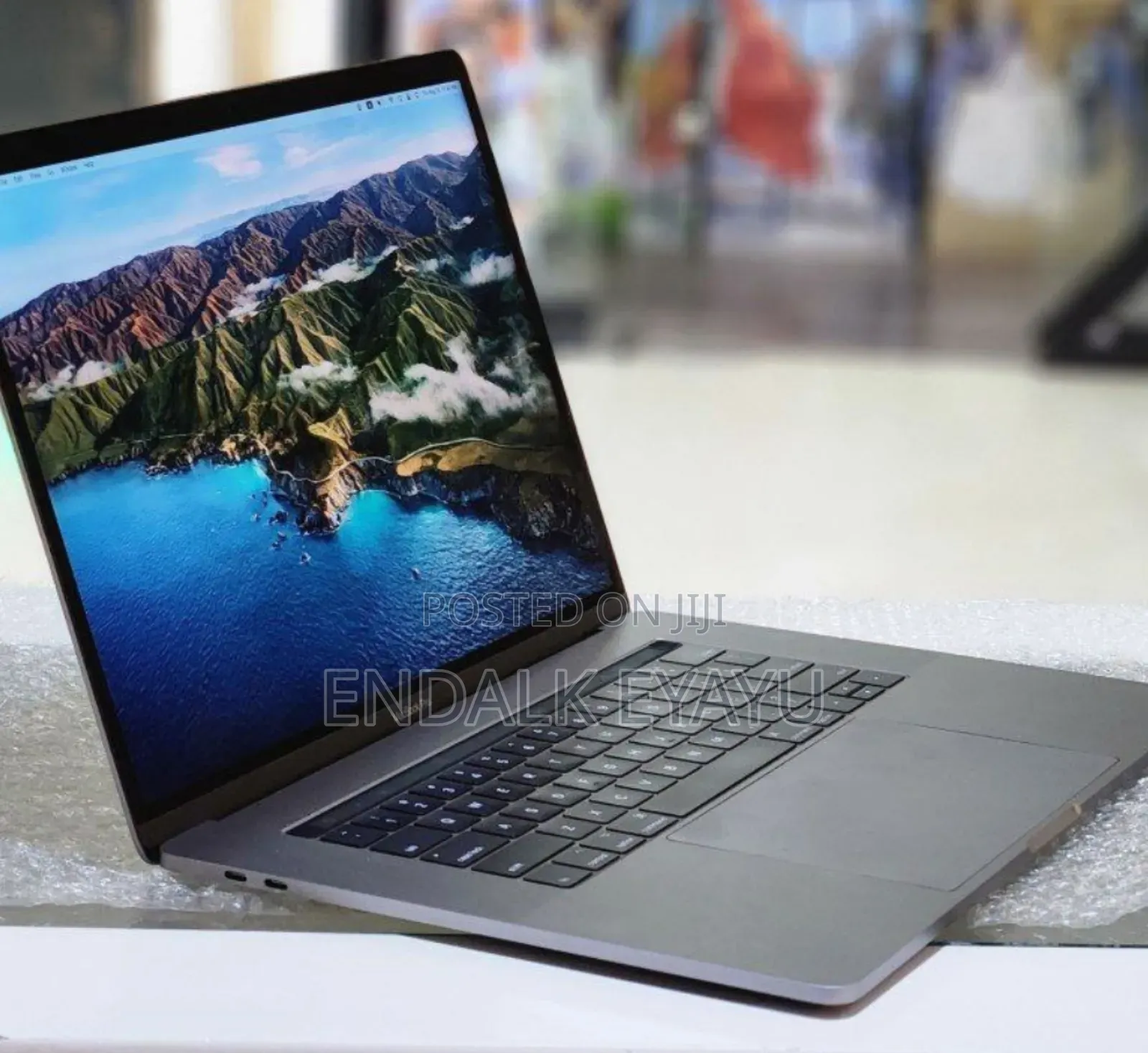 New Laptop Apple MacBook Pro 2017 16GB Intel Core I7 SSD 512GB