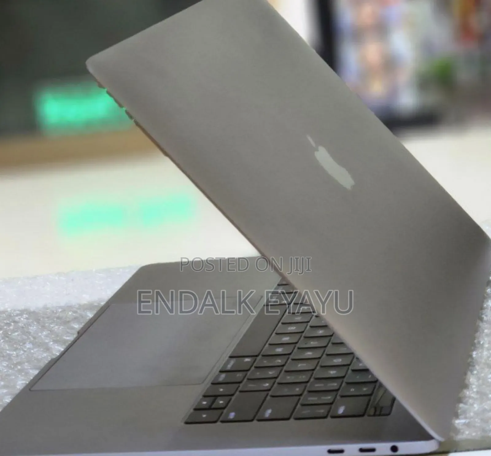 New Laptop Apple MacBook Pro 2017 16GB Intel Core I7 SSD 512GB