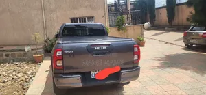 Toyota Hilux 2021 Gray