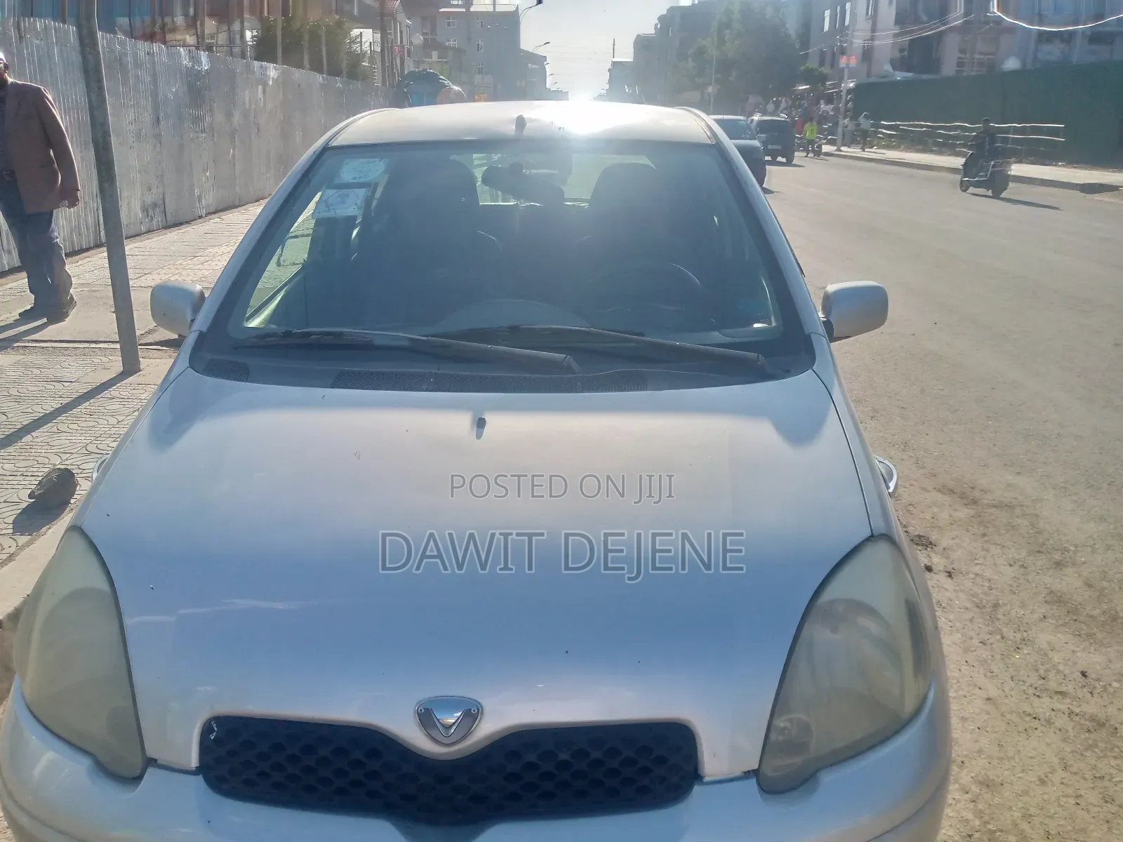 Toyota Vitz 2002 Silver