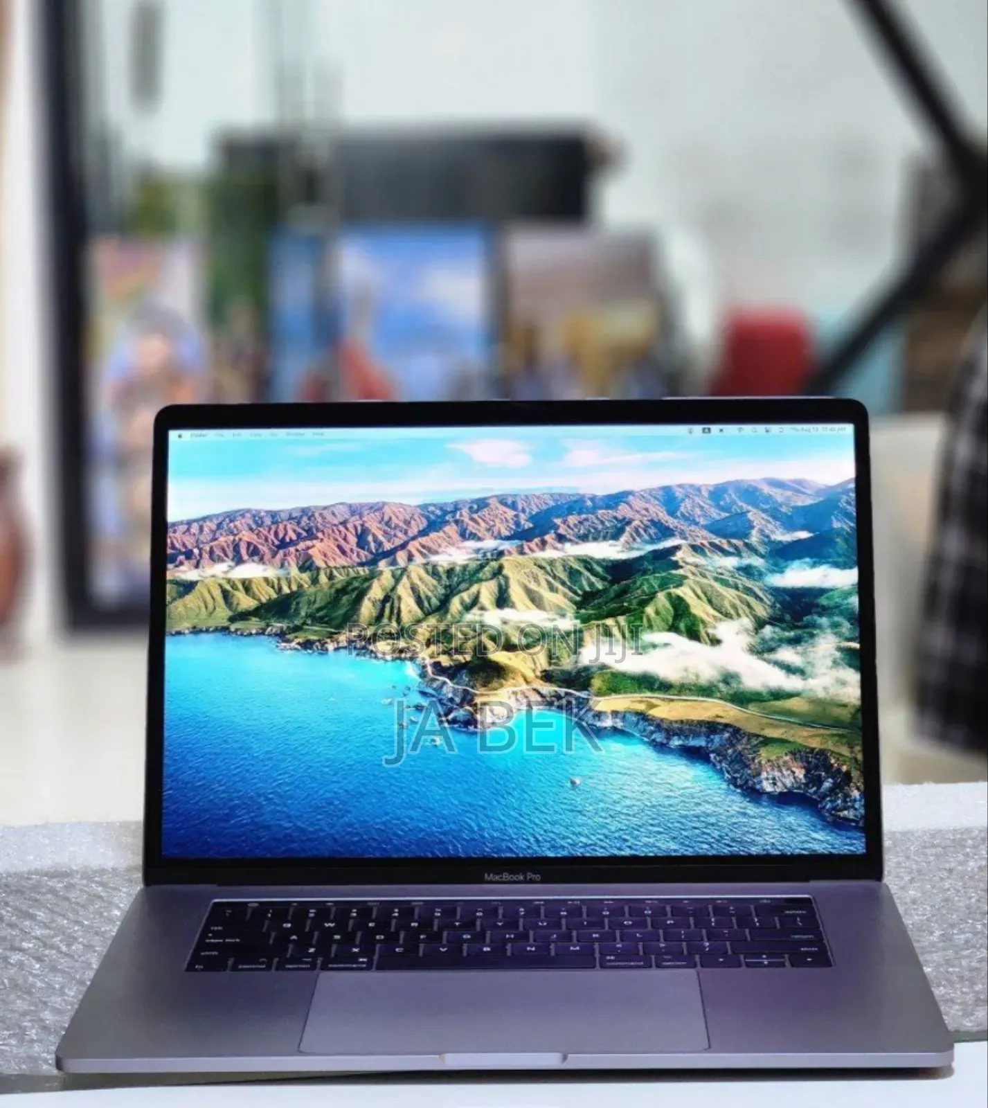 New Laptop Apple MacBook Pro 2017 16GB Intel Core I7 SSD 512GB