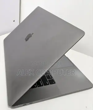 New Laptop Apple MacBook Pro 2017 16GB Intel Core I7 SSD 512GB