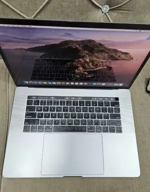 New Laptop Apple MacBook Pro 2017 16GB Intel Core I7 SSD 512GB