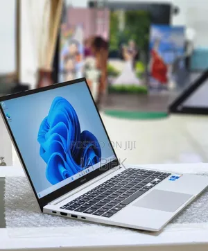 New Laptop Samsung Galaxy Book 2 8GB Intel Core I5 SSD 256GB