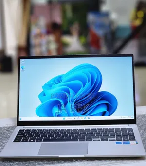 New Laptop Samsung Galaxy Book 2 8GB Intel Core I5 SSD 256GB