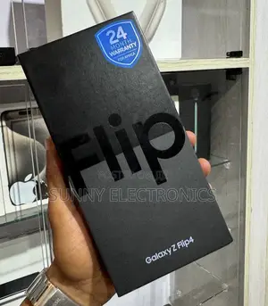 New Samsung Galaxy Z Flip4 256 GB