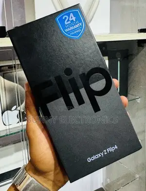Photo - New Samsung Galaxy Z Flip4 256 GB