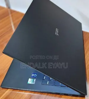 Photo - New Laptop LG Gram 15.6 16GB Intel Core I7 SSD 1T