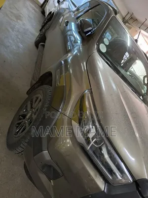 Toyota Hilux 2021 Gray