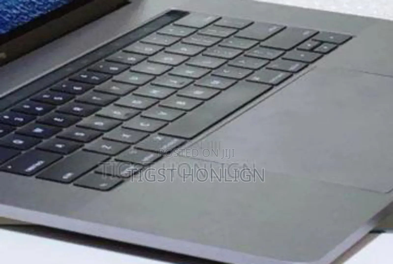 New Laptop Apple MacBook Pro 2017 16GB Intel Core i7 SSD 512GB