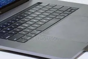 Photo - New Laptop Apple MacBook Pro 2017 16GB Intel Core i7 SSD 512GB