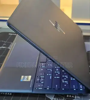 New Laptop HP Spectra 13 16GB Intel Core I7 SSD 1T