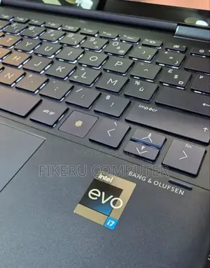 New Laptop HP Spectra 13 16GB Intel Core I7 SSD 1T