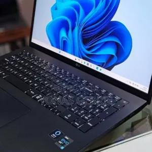 New Laptop LG Gram 15.6 16GB Intel Core I7 SSD 1T