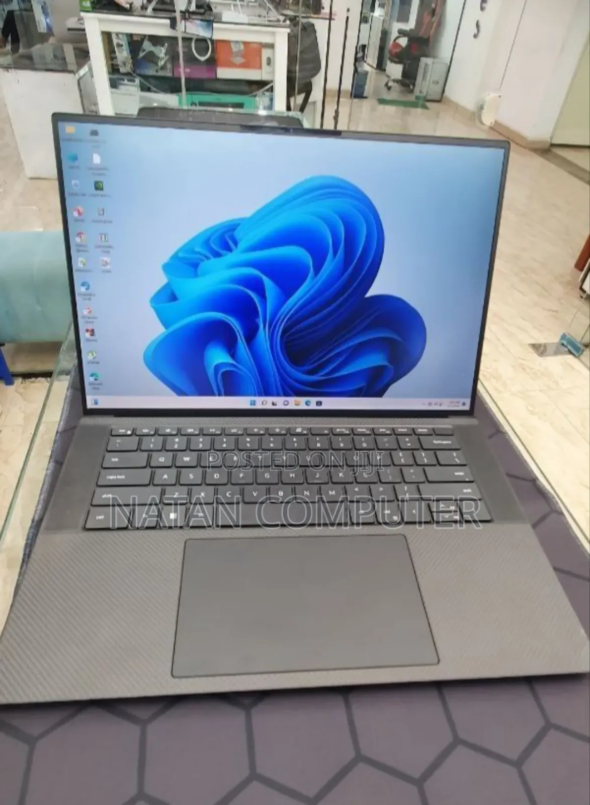 New Laptop Dell Precision 5570 16GB Intel Core I7 SSD 512GB