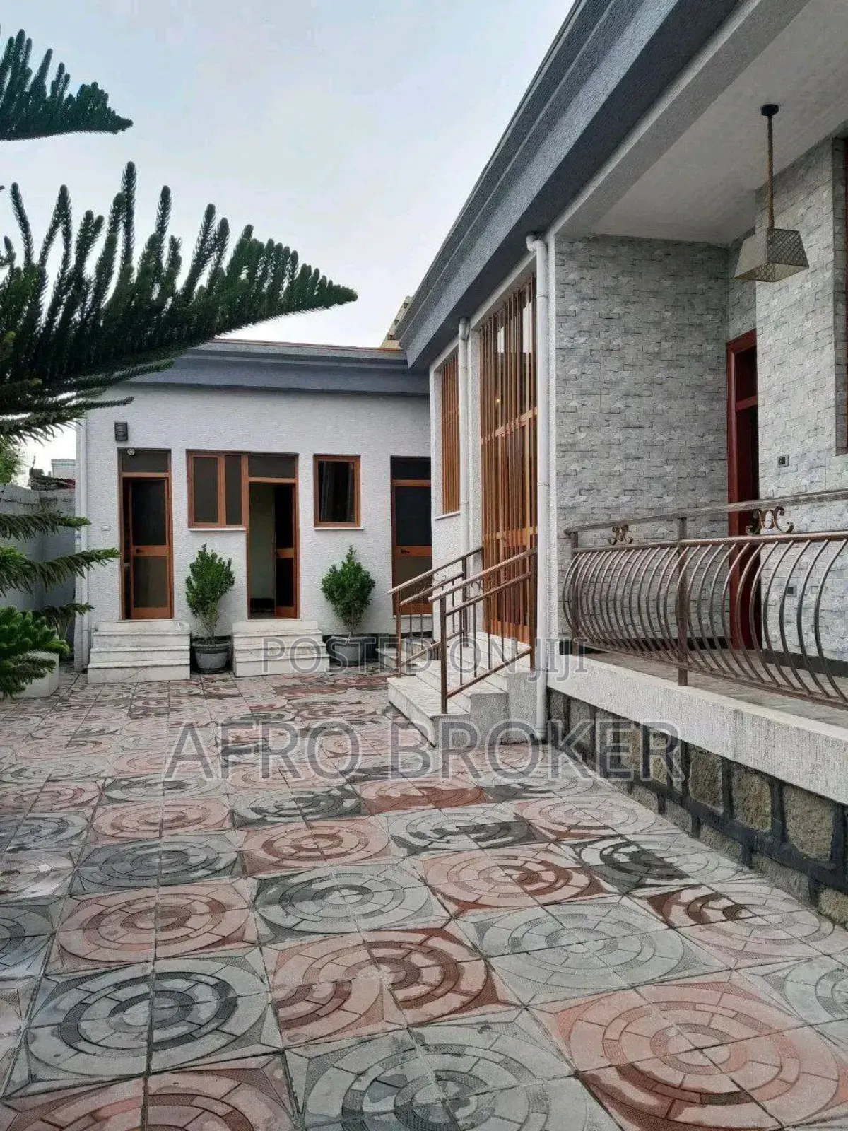 Furnished 3bdrm Villa in Lafto City for sale