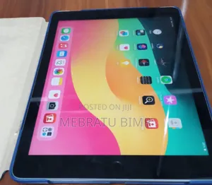 Photo - New Apple iPad Pro 9.7 (2016) 128 GB Gray