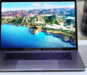 New Laptop Apple MacBook Pro 2017 16GB Intel Core I7 SSD 512GB