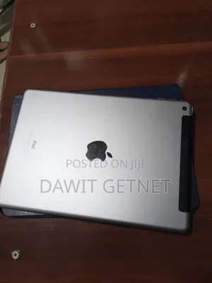 New Apple iPad (2022) 128 GB Silver