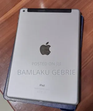 New Apple iPad 10.2 (2020) 128 GB Silver