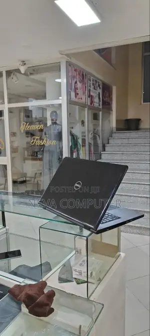 New Laptop Dell Inspiron 17 5755 6GB Intel Core I5 SSD 1T