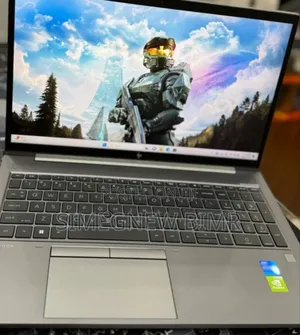 New Laptop HP ZBook Firefly G8 16GB Intel Core I7 SSD 512GB