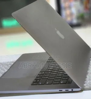 New Laptop Apple MacBook Pro 2017 4GB Intel Core I7 SSD 512GB