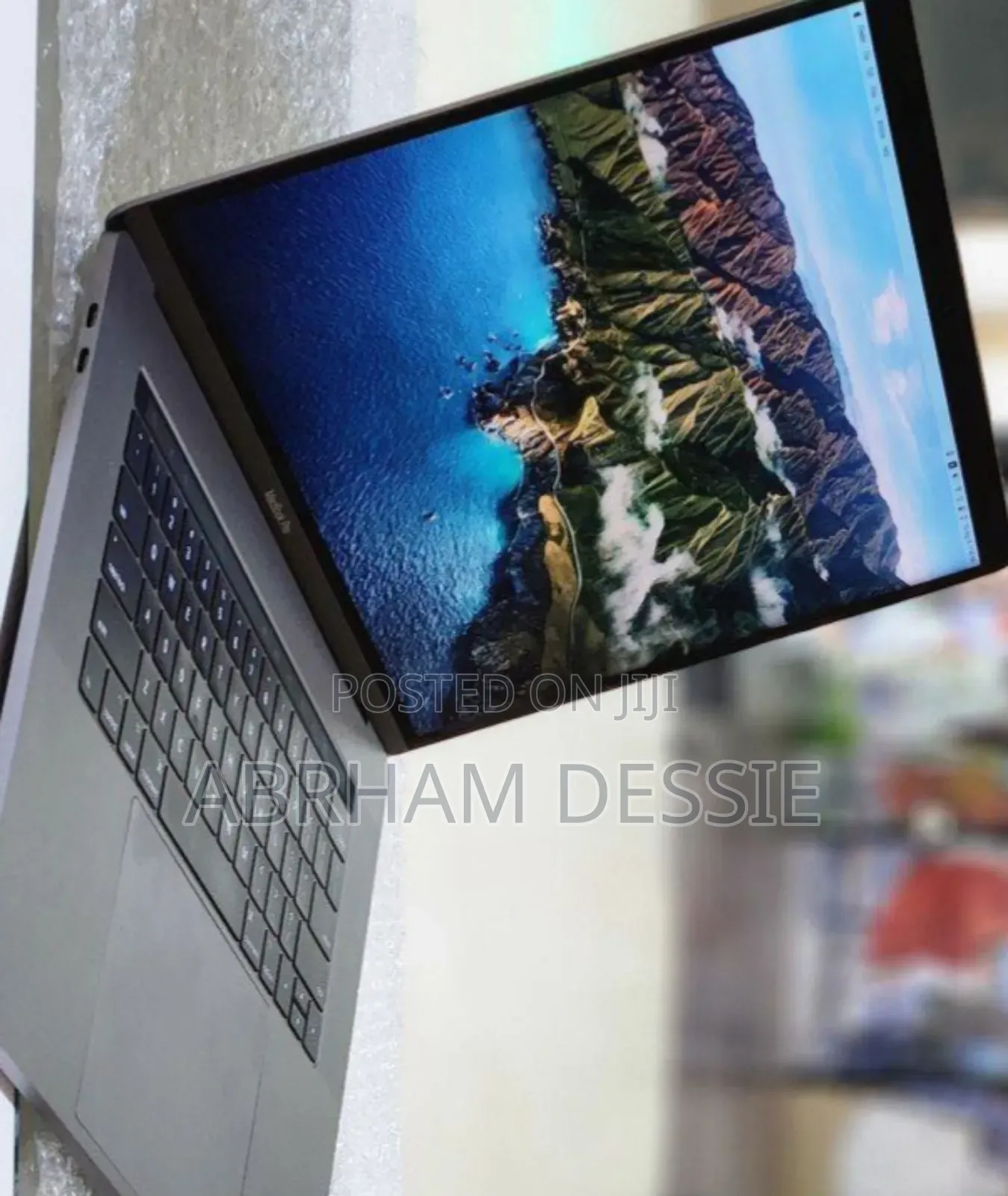 New Laptop Apple MacBook Pro 2017 4GB Intel Core I7 SSD 512GB