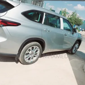 New Toyota Highlander Hybrid 2024 Silver