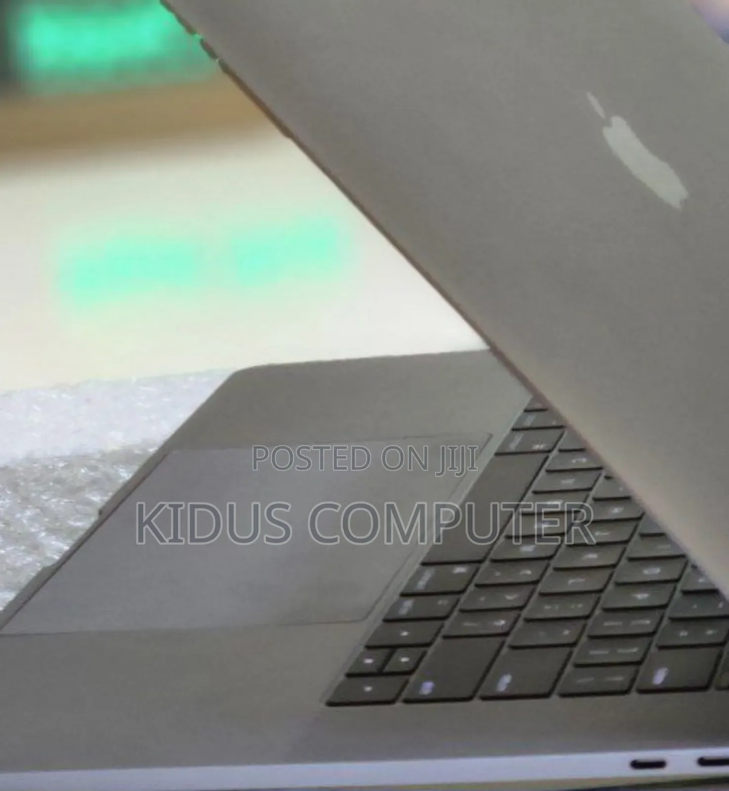 New Laptop Apple MacBook Pro 2017 16GB Intel Core I7 SSD 512GB