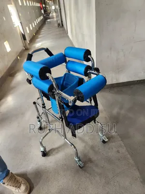 Photo - Four Lateral Support Walker朱雀6 Wheels Smart Walking Aid for Children