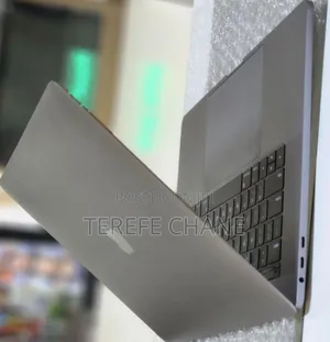 New Laptop Apple MacBook Pro 2017 16GB Intel Core I7 SSD 512GB