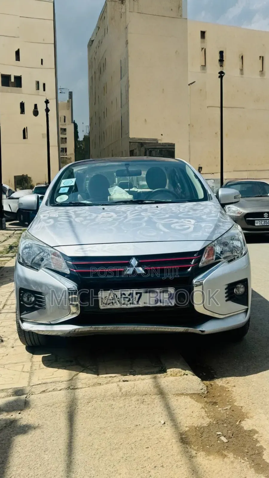 Mitsubishi Attrage 2022 Silver