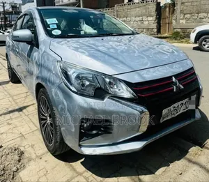 Mitsubishi Attrage 2022 Silver