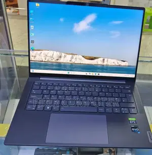 Photo - New Laptop Lenovo ThinkPad Yoga 32GB Intel Core I7 SSD 1T