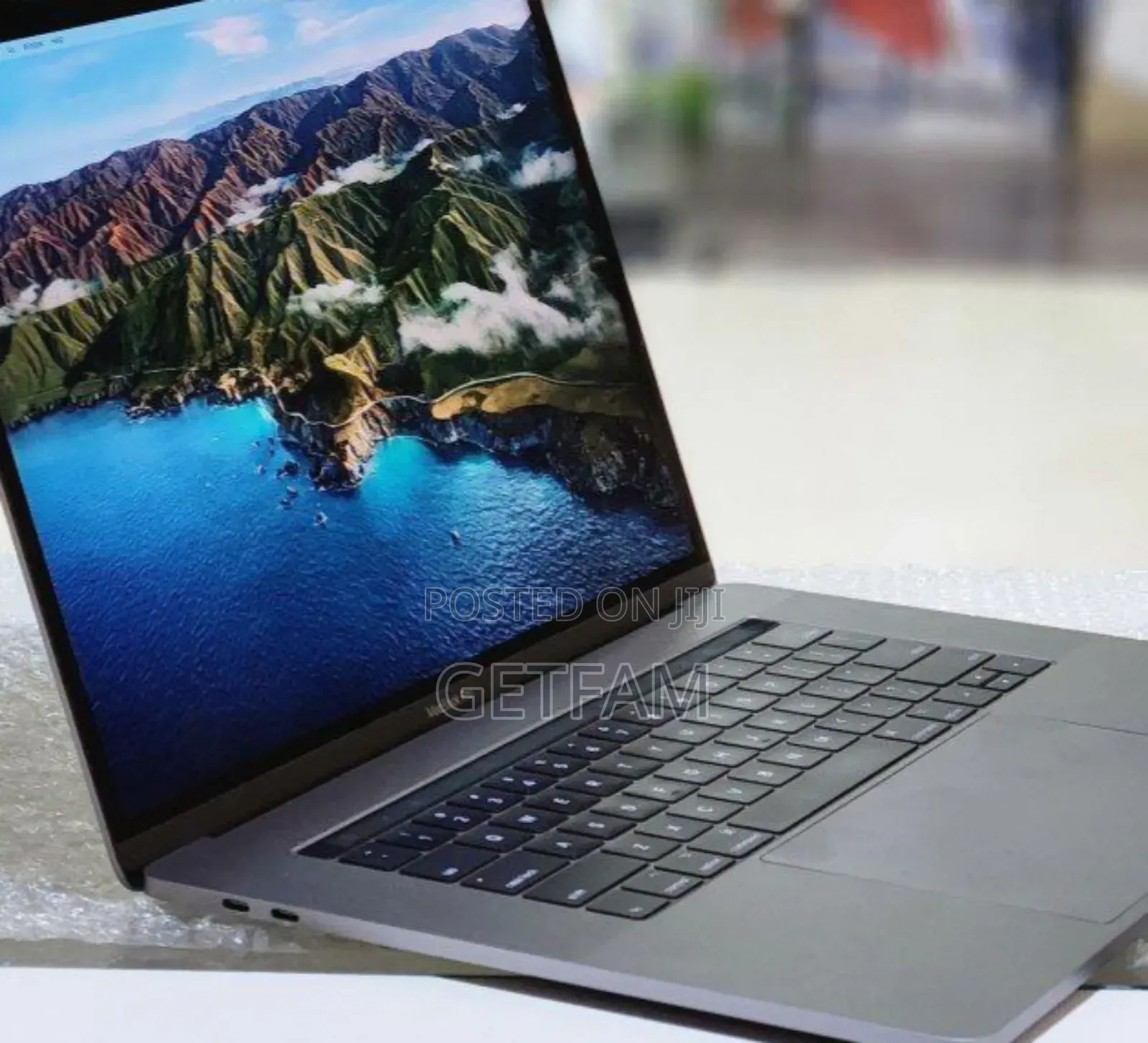 New Laptop Apple MacBook Pro 2017 16GB Intel Core I7 SSD 512GB