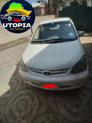Photo - Toyota Platz 2003 White