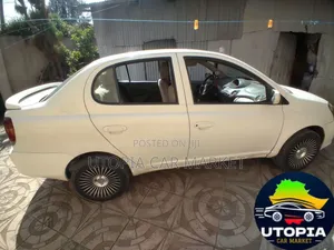 Toyota Platz 2003 White